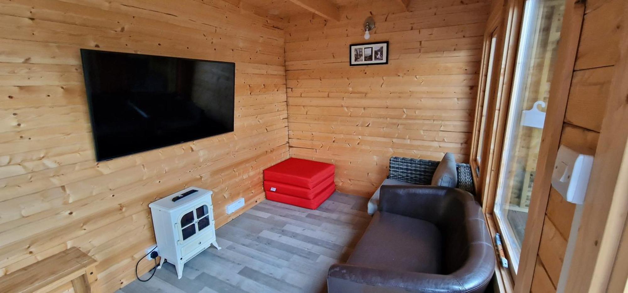 Cheerful 2 Bed Home With Mountain Views Blaenau Ffestiniog Exterior photo