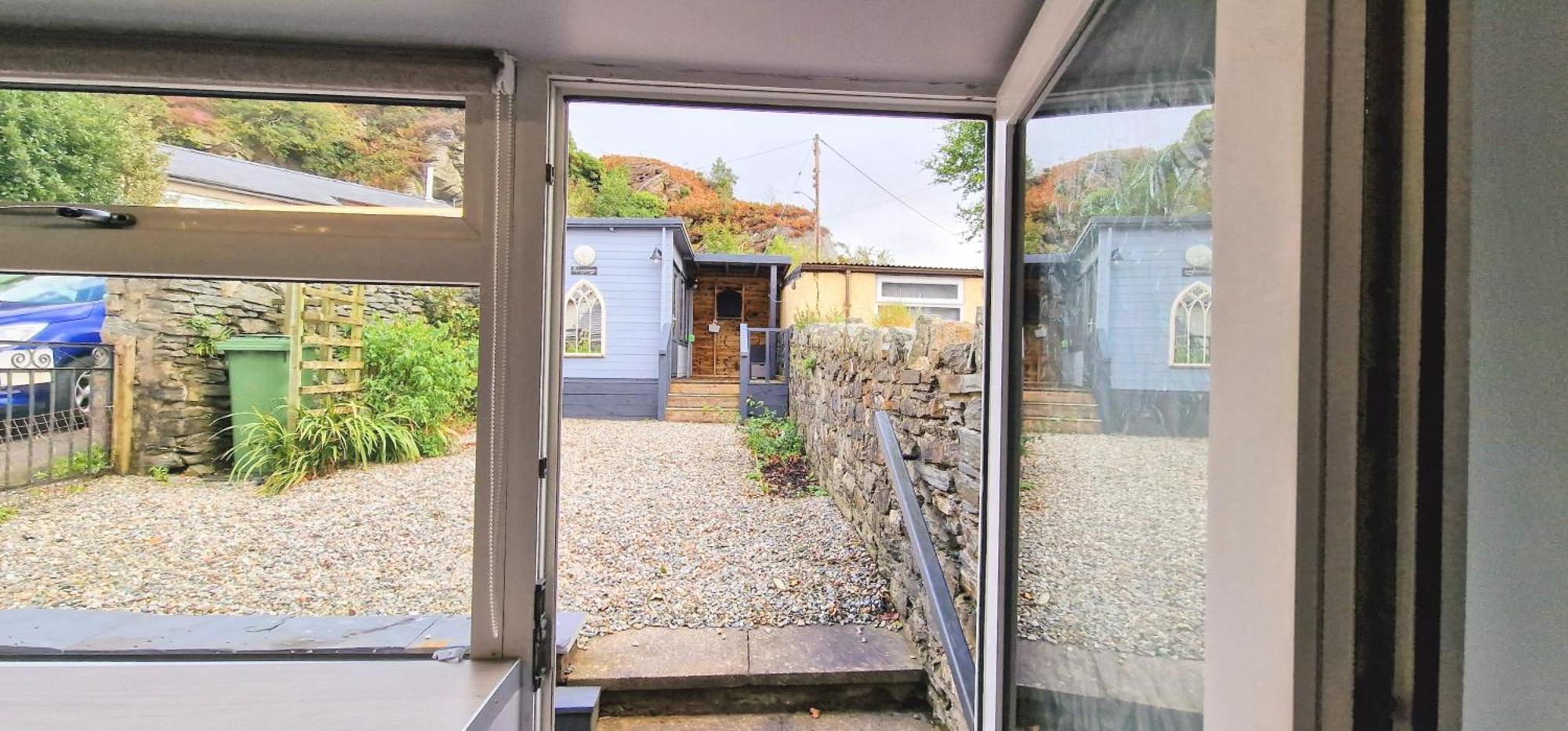 Cheerful 2 Bed Home With Mountain Views Blaenau Ffestiniog Exterior photo